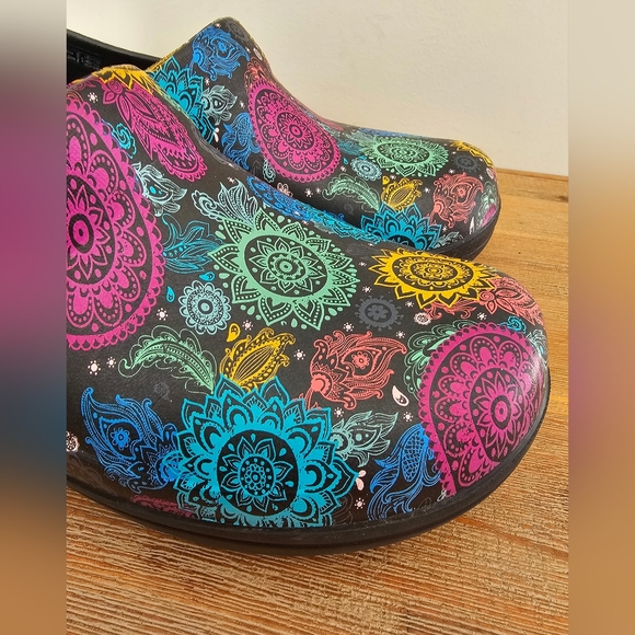 CROCS Neria Pro II Graphic Slip On Clogs - Picture 4 of 10